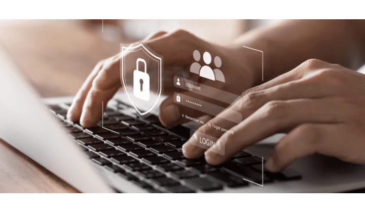 Fotka pre článok Biztonságosan az interneten „Soha nem tudhatod, ki figyel”