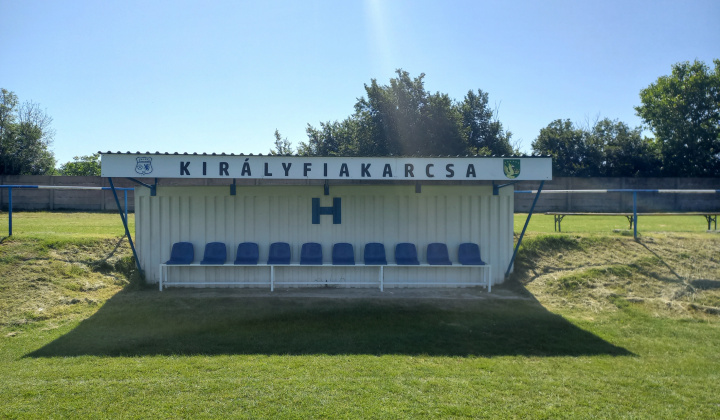Aktuality / Rekonštrukcia futbalovej tribúny v areáli futbalového ihriska - foto