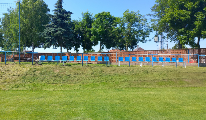 Aktuality / Rekonštrukcia futbalovej tribúny v areáli futbalového ihriska - foto