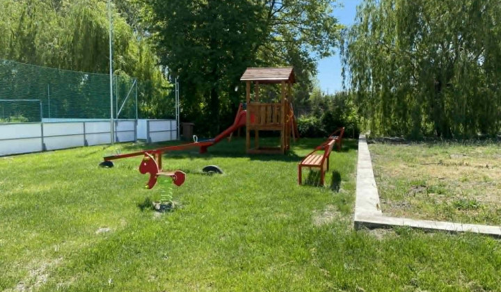 Výstavba detského ihriska Kľučiarove Kračany