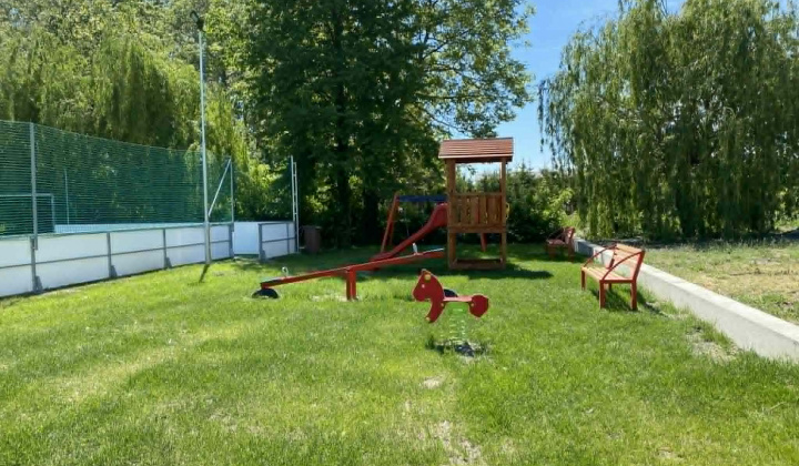 Výstavba detského ihriska Kľučiarove Kračany