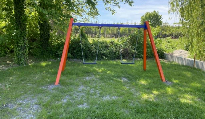 Výstavba detského ihriska Kľučiarove Kračany